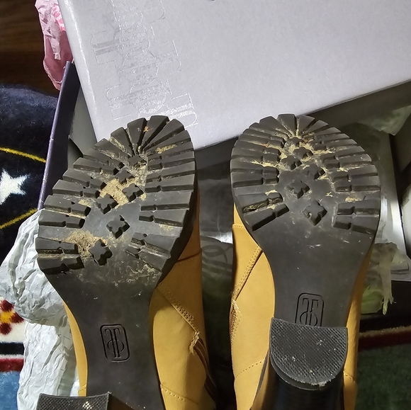 Jennifer Lopez platform boots - Picture 4 of 4